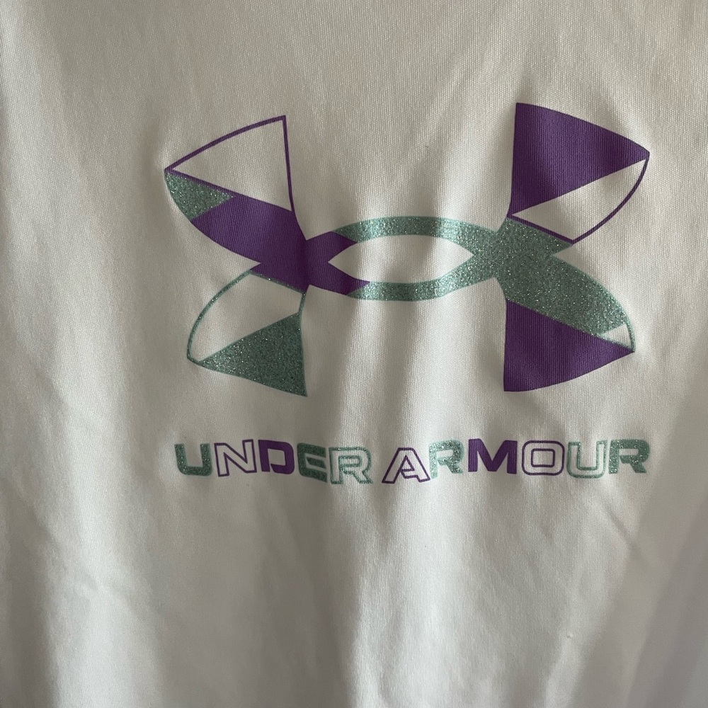 Youth girls Under Armour t-shirt